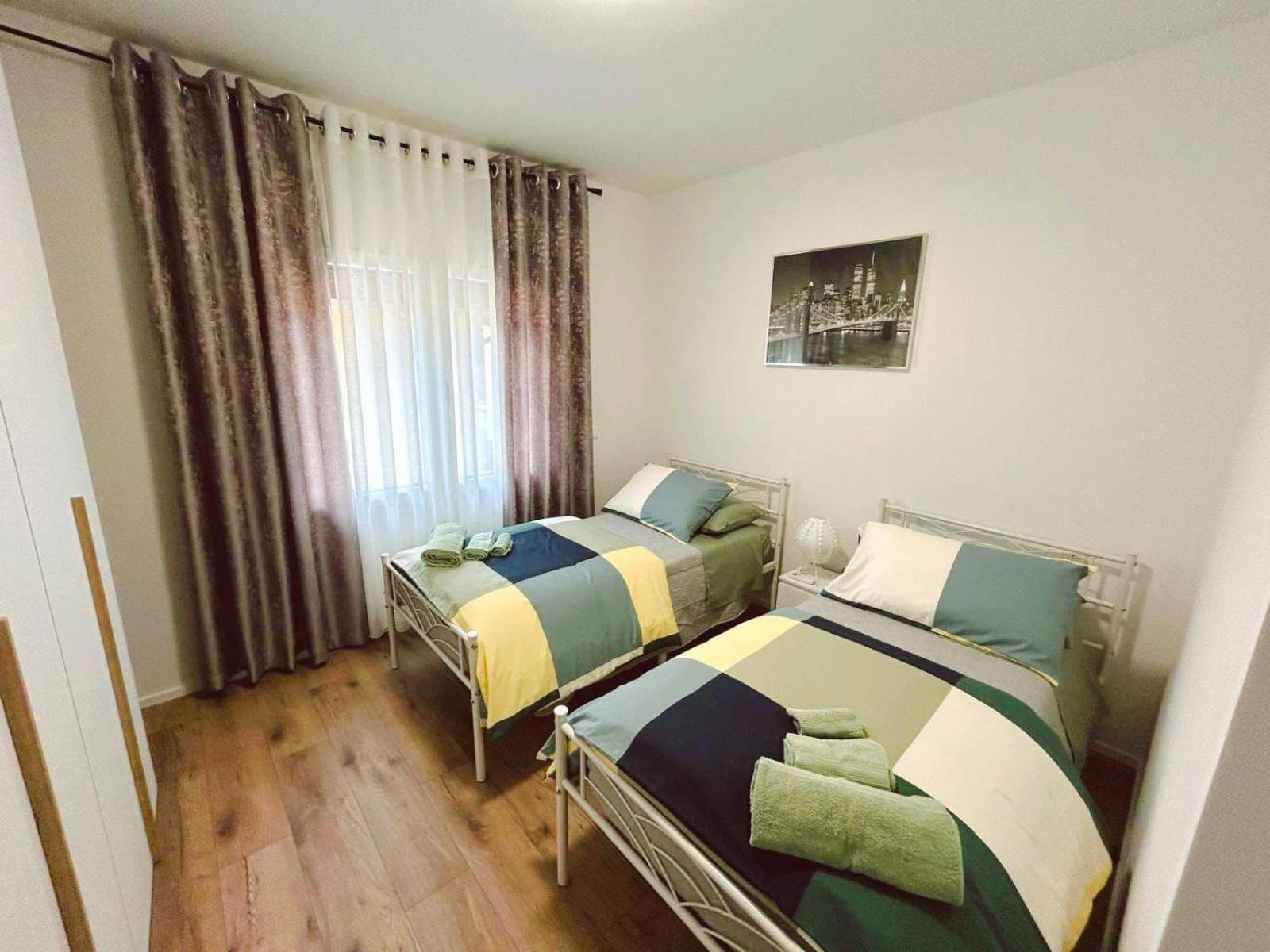Sweet Dreams Apartment Côme Esterno foto
